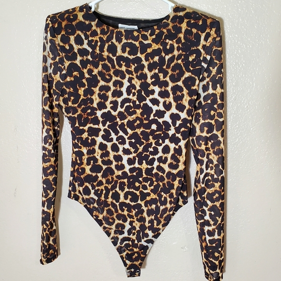 Tops - Good American Body suit Cheetah padded shoulders long sleeve Sz 2